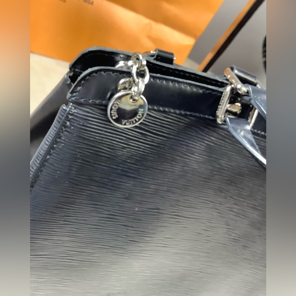 Louis Vuitton Authentic - Picture 14 of 15